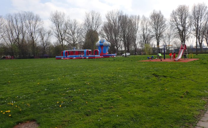 Een mooi begin voor de buitenactiviteiten van dit seizoen: Wipe Out Heijplaat