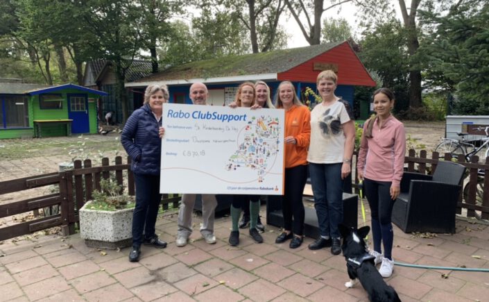 Uitreiking cheque Rabo ClubSupport 2023 Kinderboerderij de Heij