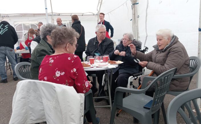 Bevrijdingsdag 2025 op Heijplaat begon met Bevrijdingsontbijt