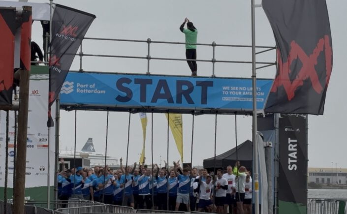 7.000 deelnemers trotseren havenobstakels bij Harbour Run 2025