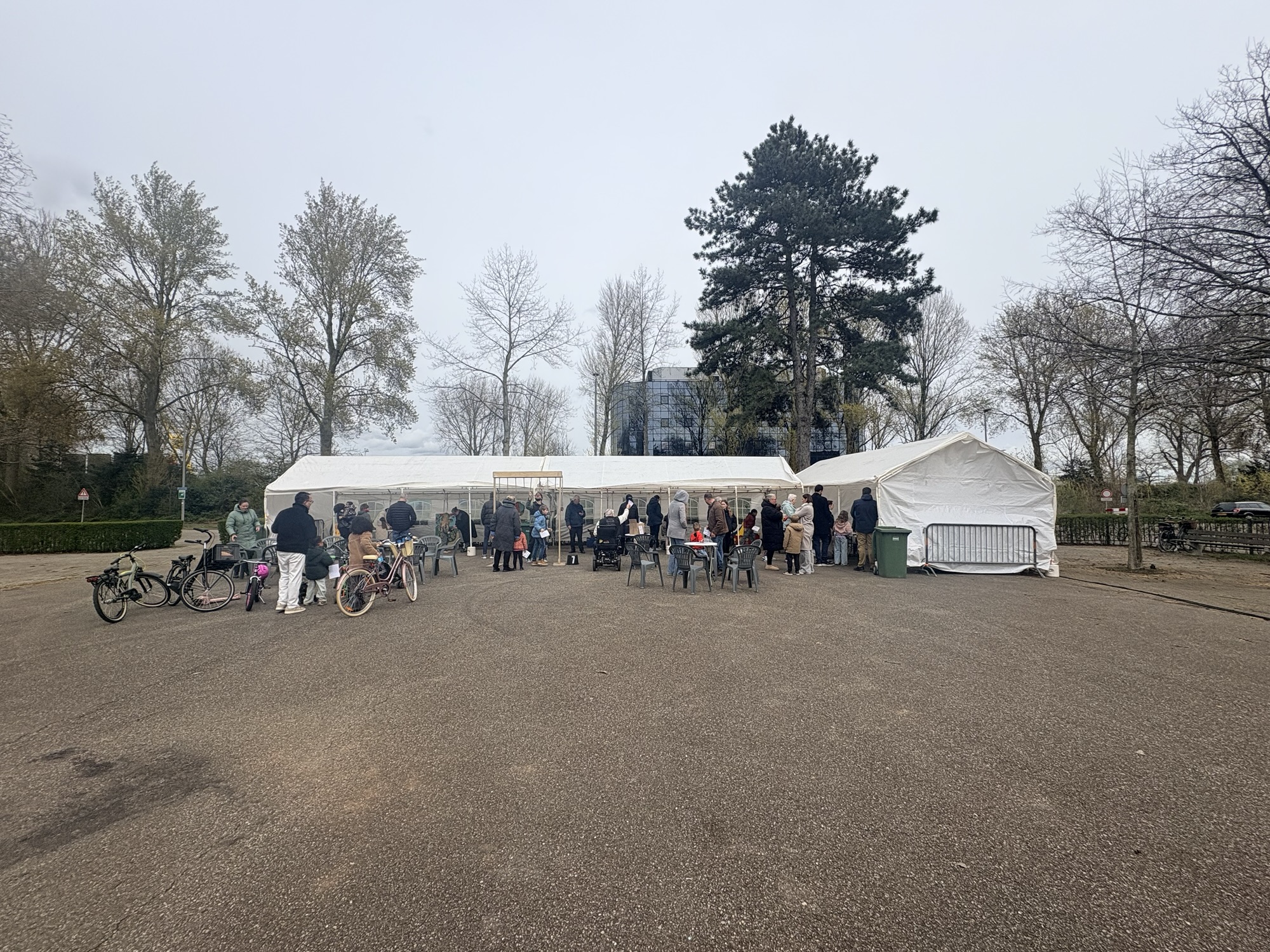 Gezellige spelletjesmiddag met gemoedelijke sfeer op het Rondoplein