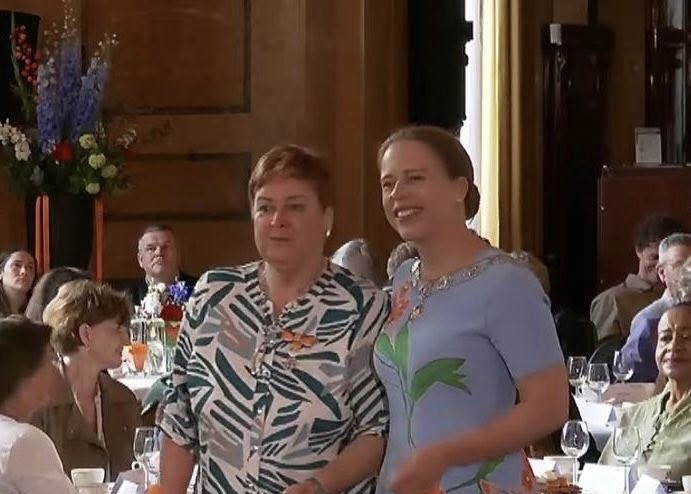Joke den Hartog met burgemeester Carola Schouten Lintjesregen 2026